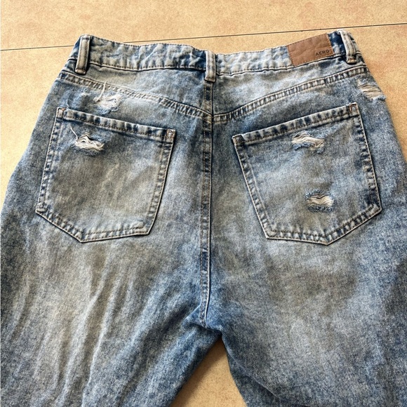 Aeropostale High Rise Distressed Mom Jeans - Picture 5 of 11
